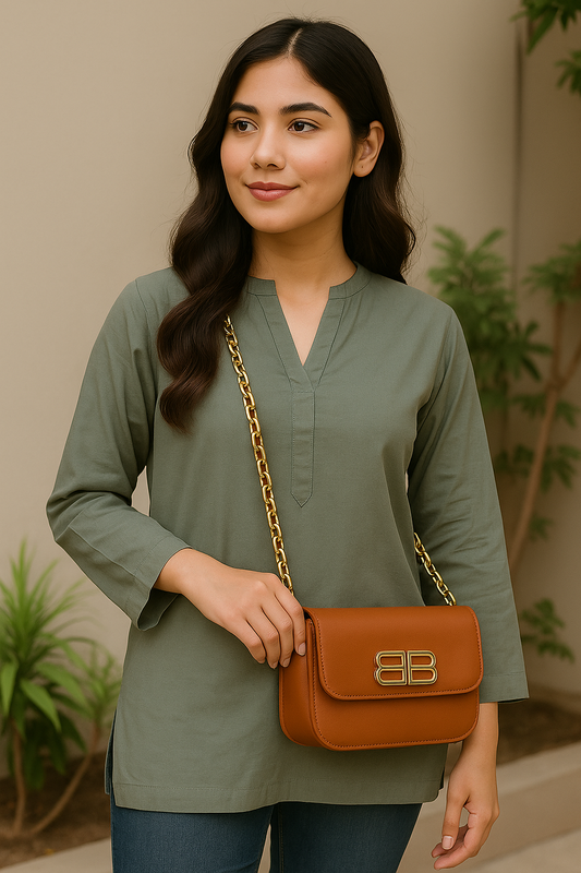 Luxury BB Logo Chain Shoulder Bag – Elegant Designer-Inspired Handbag in Pakistan