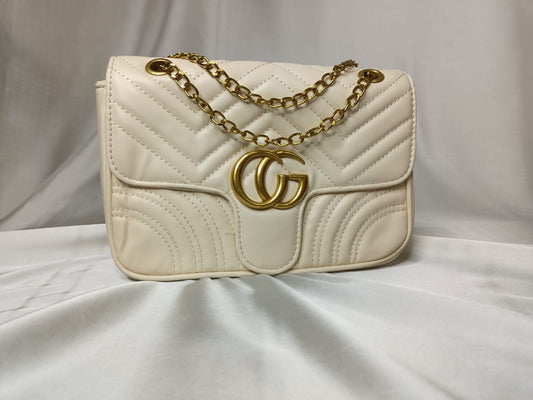 GUCCI Elegant Milky White Quilted Shoulder Bag β Timeless Luxury for Pakistani Women