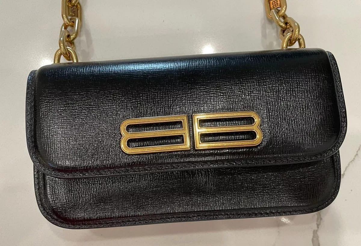 Luxury BB Logo Chain Shoulder Bag – Black Leather Crossbody for Women in Pakistan