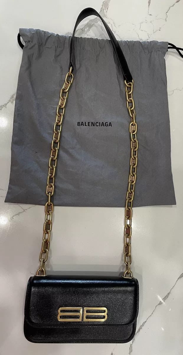 Luxury BB Logo Chain Shoulder Bag – Black Leather Crossbody for Women in Pakistan